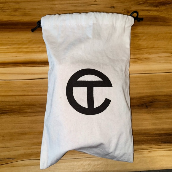 Small Telfar - Picture 6 of 6